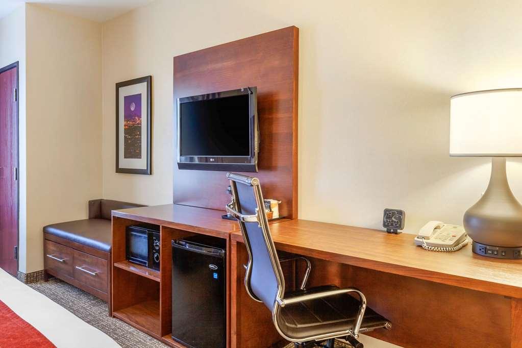 Comfort - State Farm Stadium Area Hotel